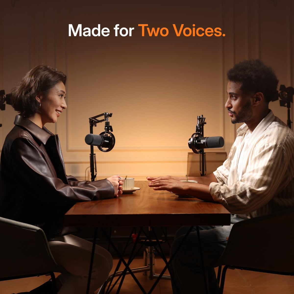 Hybrid Wireless Podcast Microphone B6536