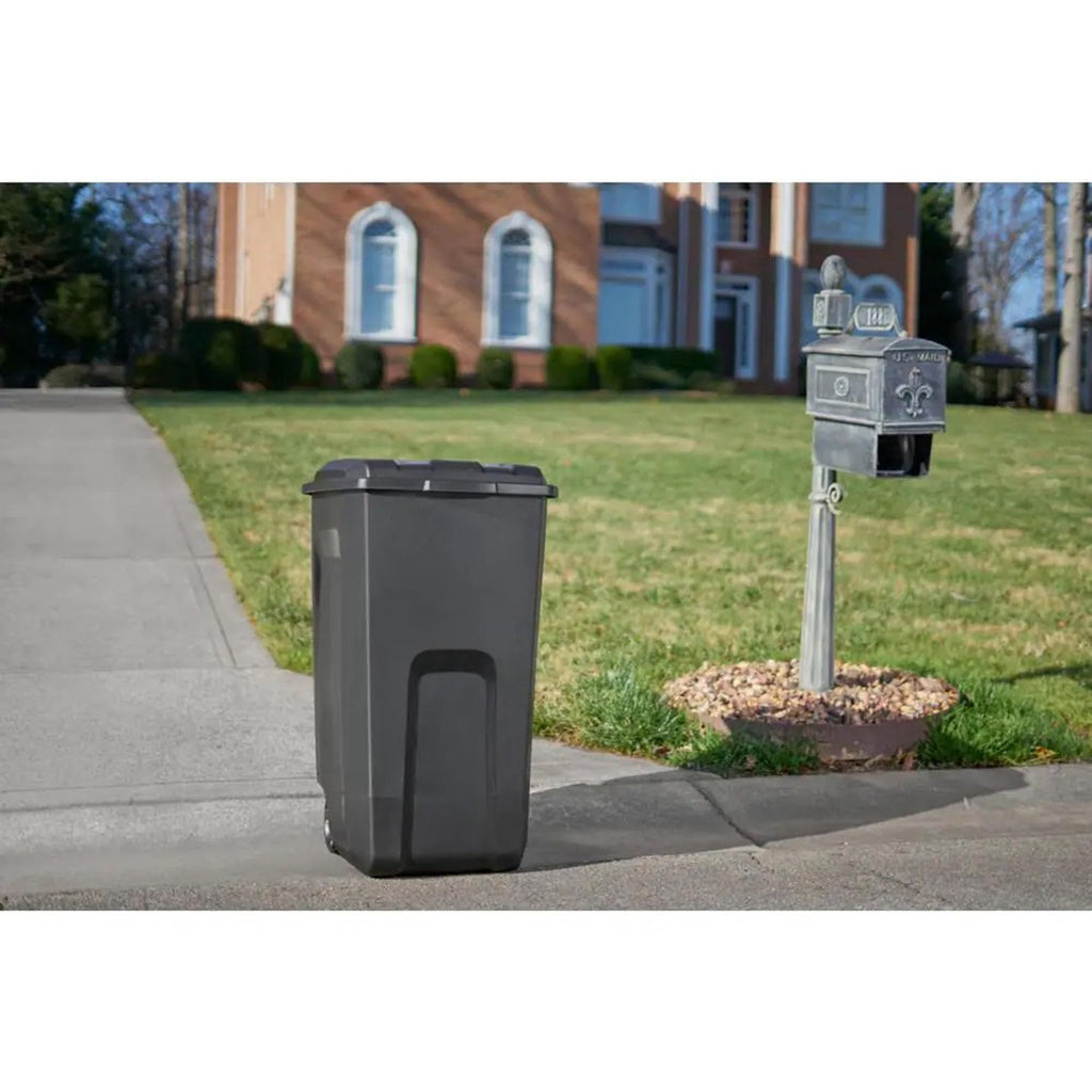 Black 45-Gallons Plastic Wheeled Trash Can with Lid I31951