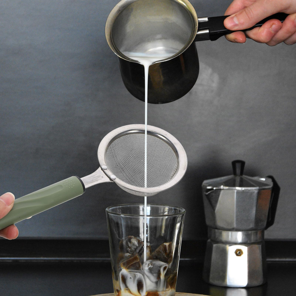 Stainless Steel Food Mesh Strainer with Handle Q42572